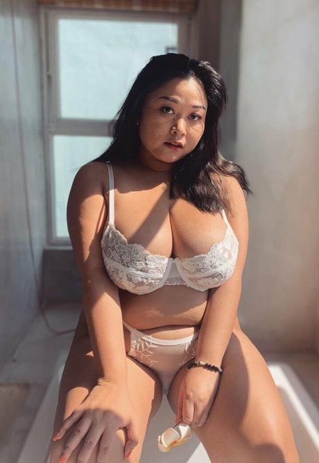 Tananya1992 sex model image