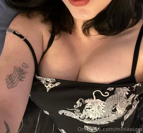 miniasuna sexy pornstar gallery