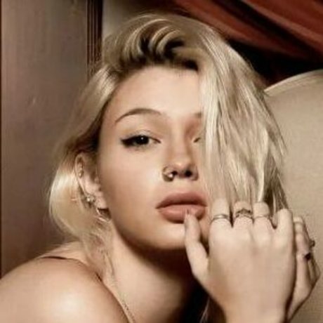 Lulaconst0 xxx actress photo