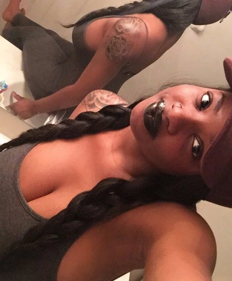 Itstaviaa Profile pic