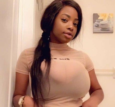 black mature onlyfans hot pic