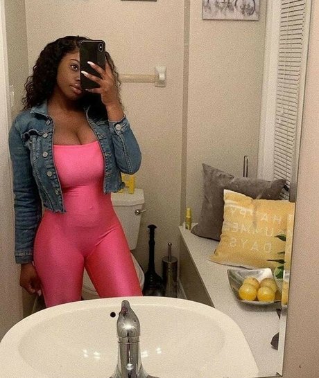 Itstaviaa nude star archive