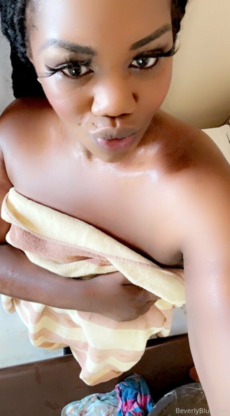 beverlyblue3x naked star pics