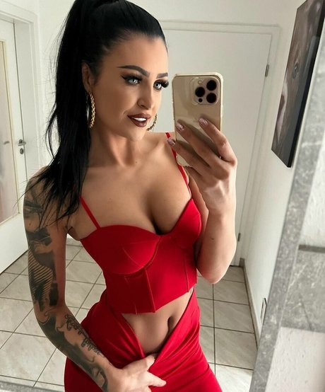 Selina Fox free star images