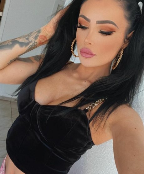 Selina Fox model naked photo