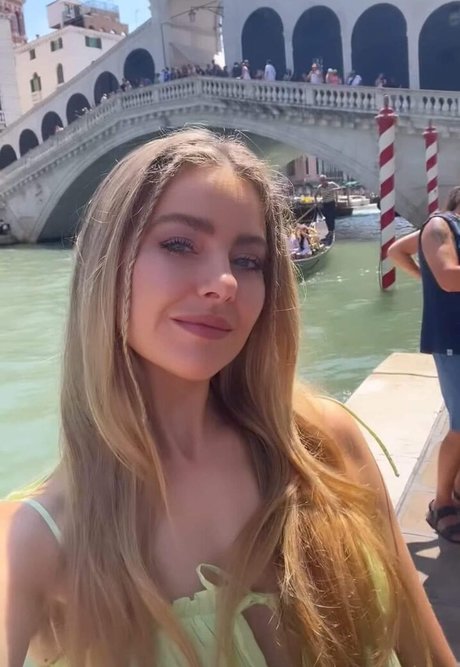 April Rose Pengilly model hot galleries