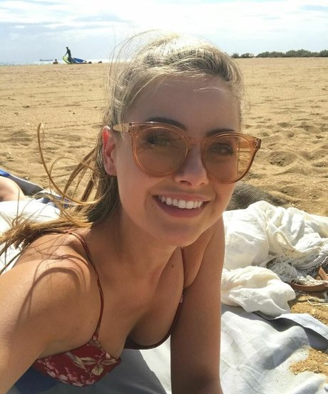 April Rose Pengilly beautiful actress pic