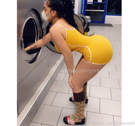 goldendoll nude model pictures