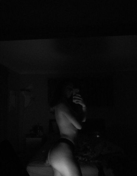 peachy bee hd model photo