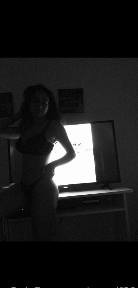 gennif00 xxx actress picture