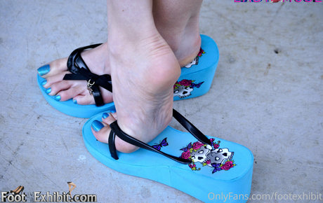 footexhibit xxx actress archive