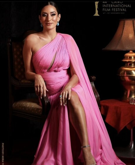 Amina Khalil model naked img