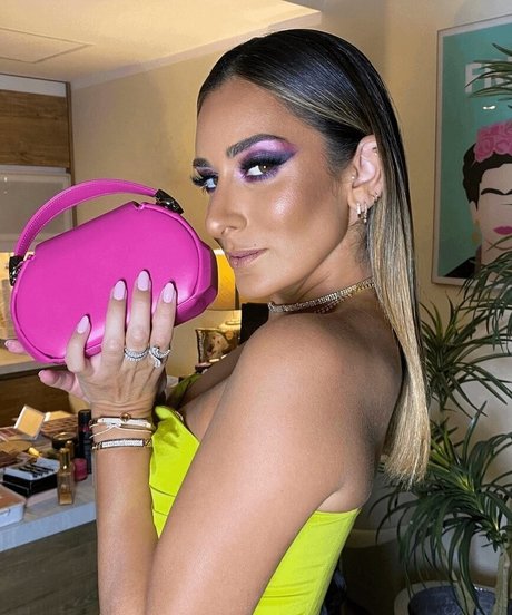 Amina Khalil Profile pic