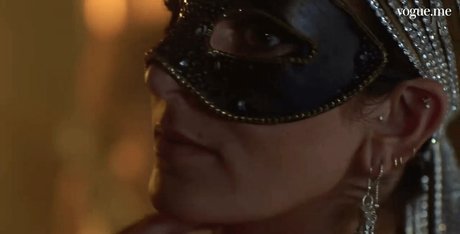 Amina Khalil hot model photos