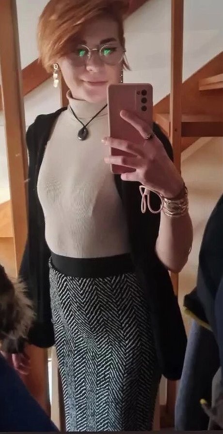 Caroline Haas porn model pics