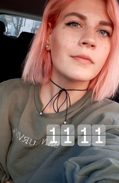 Caroline Haas model exclusive pics