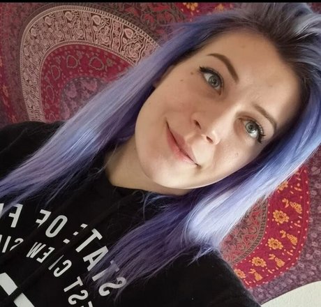 Caroline Haas naked star photo