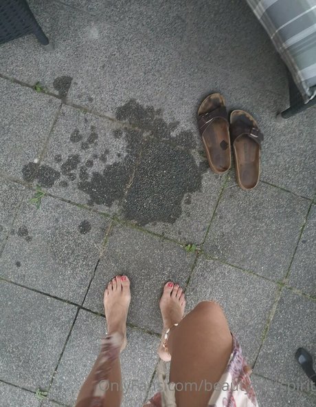 polyamorefeet free model picture