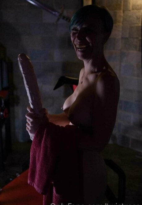 twistress model best image