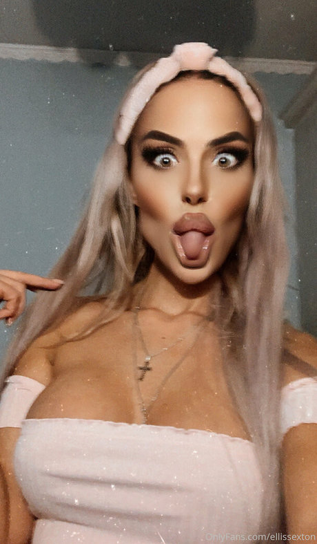 natural redhead onlyfans pretty photos