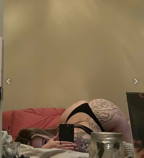 lilcannolii sex model photo