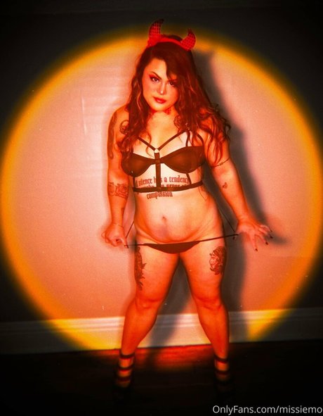 missiemo pornographic model gallery