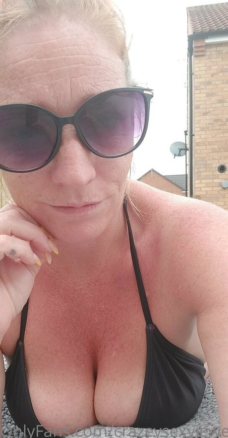 crazeysexyjewels model naked archive