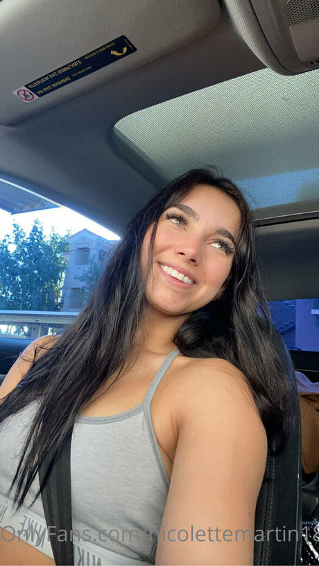nicolettemartin18 top star photo