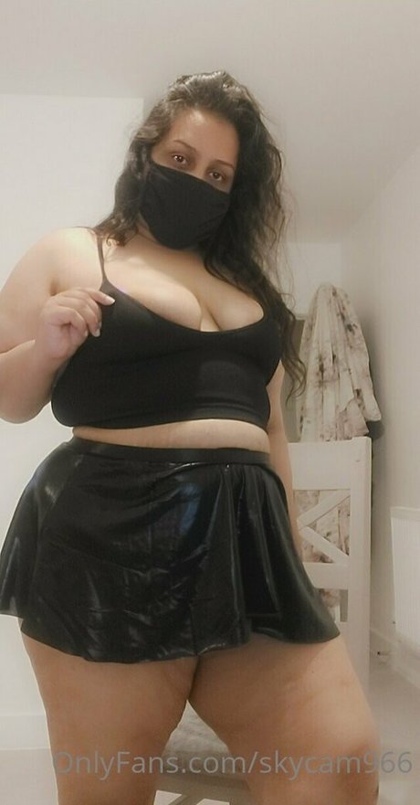 behind onlyfans art naked pic