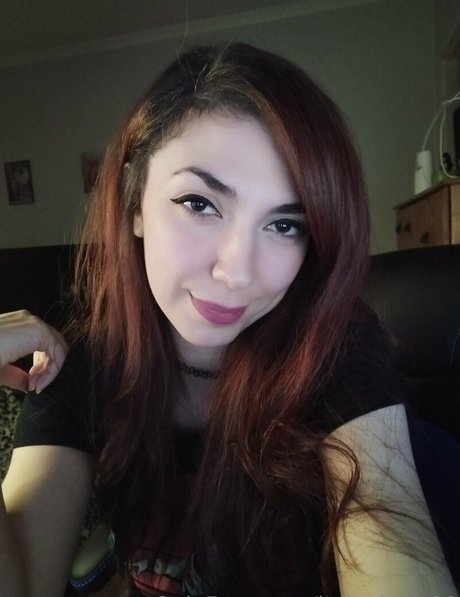 ladyalexis90 sexy actress pic