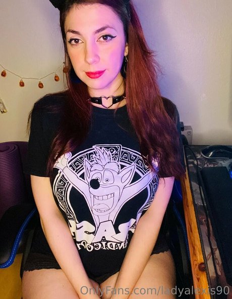 ladyalexis90 naked pornstar image