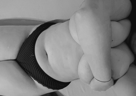 curvy m star free pic