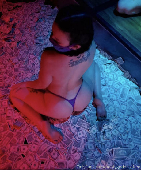 bootygoddessfree pornstar nude picture