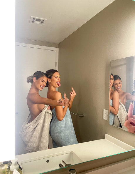 cacitwins high quality actress photo