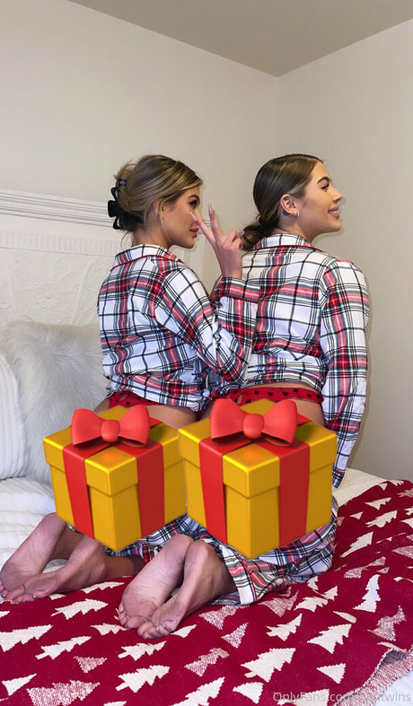 cacitwins model porn photo