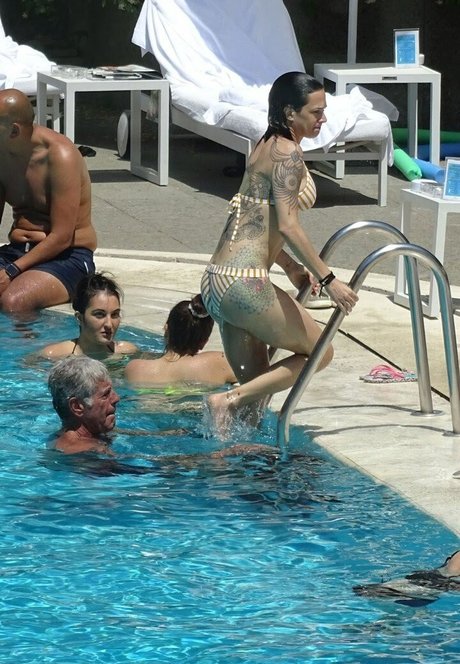 Asia Argento star sexy picture