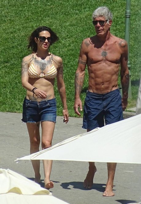 Asia Argento perfect star img