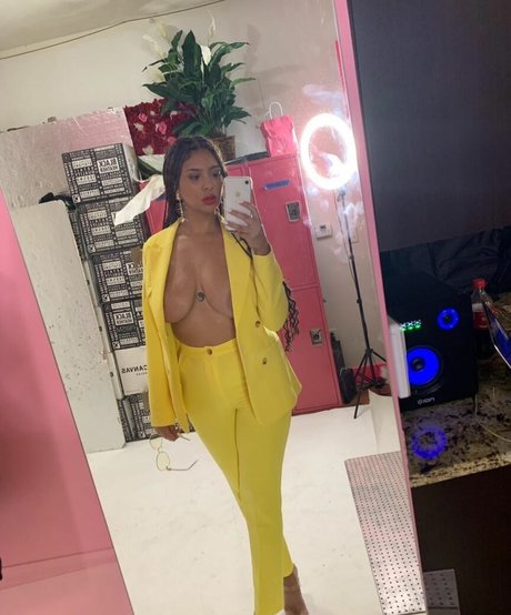 Annamariesarai pornstar free img