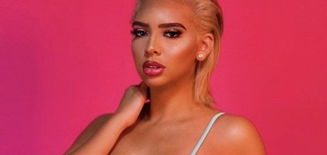 Annamariesarai hot pornstar photos