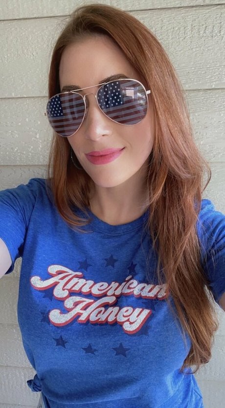 roseredwood model sex photo