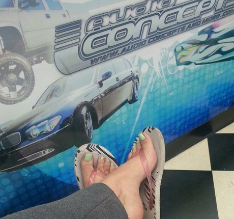 Ashley Soles star top picture