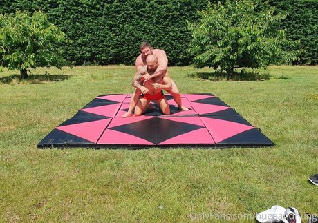 hugeandhung porn actress pictures