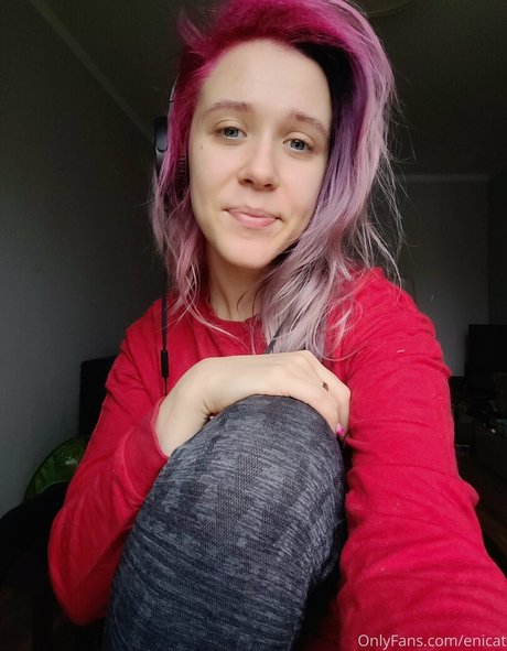 enicat model erotic picture