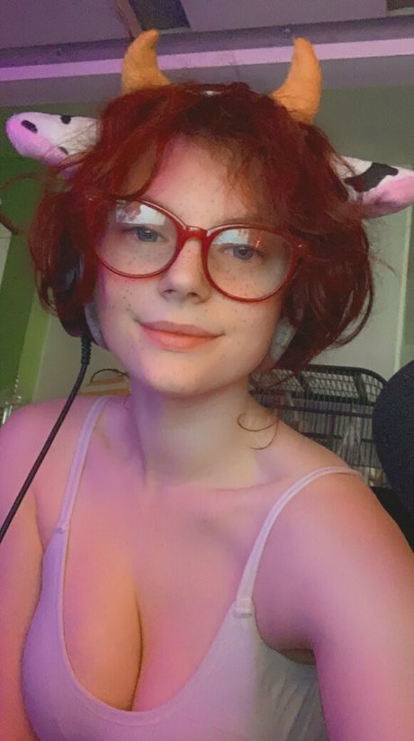 SinPng hot actress pics