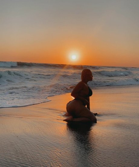 YackguZ pornstar nudes img