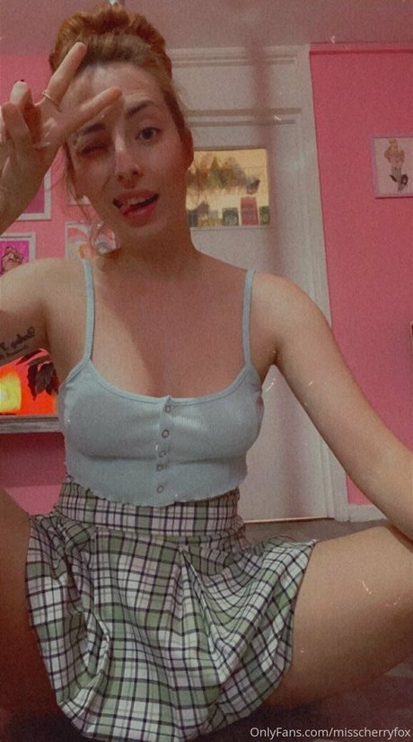 misscherryfox nude star image
