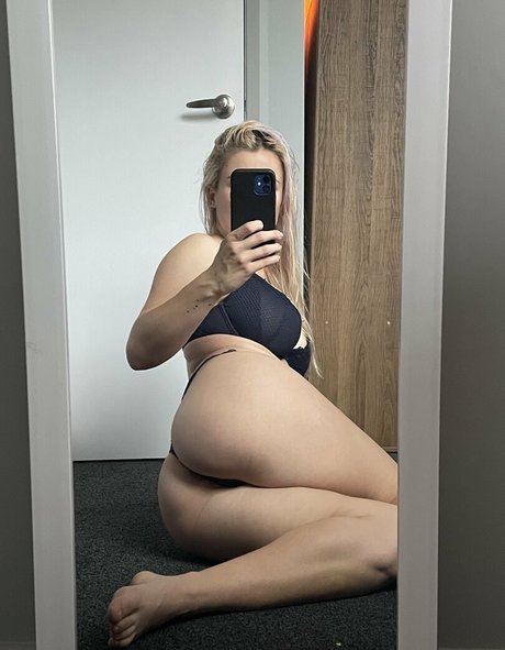 misslexieg nude model gallery