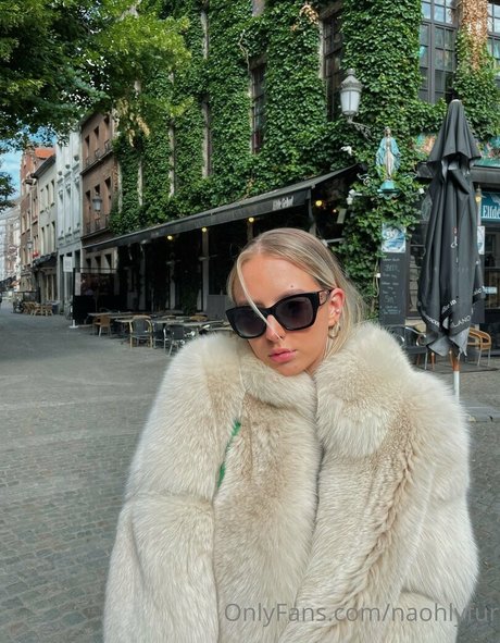 naohlyfur model top photo