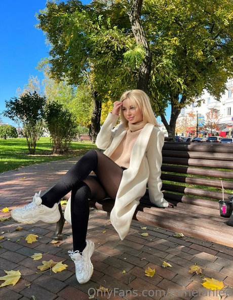 mmelaniee star perfect photo