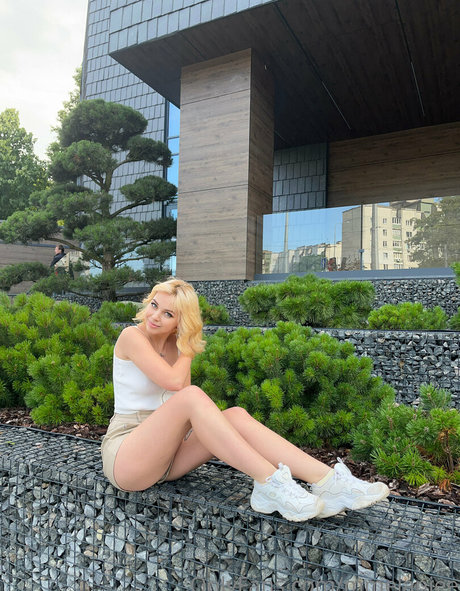 mmelaniee perfect star image